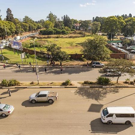 N1 Hotel Rotten Row Harare Exterior foto